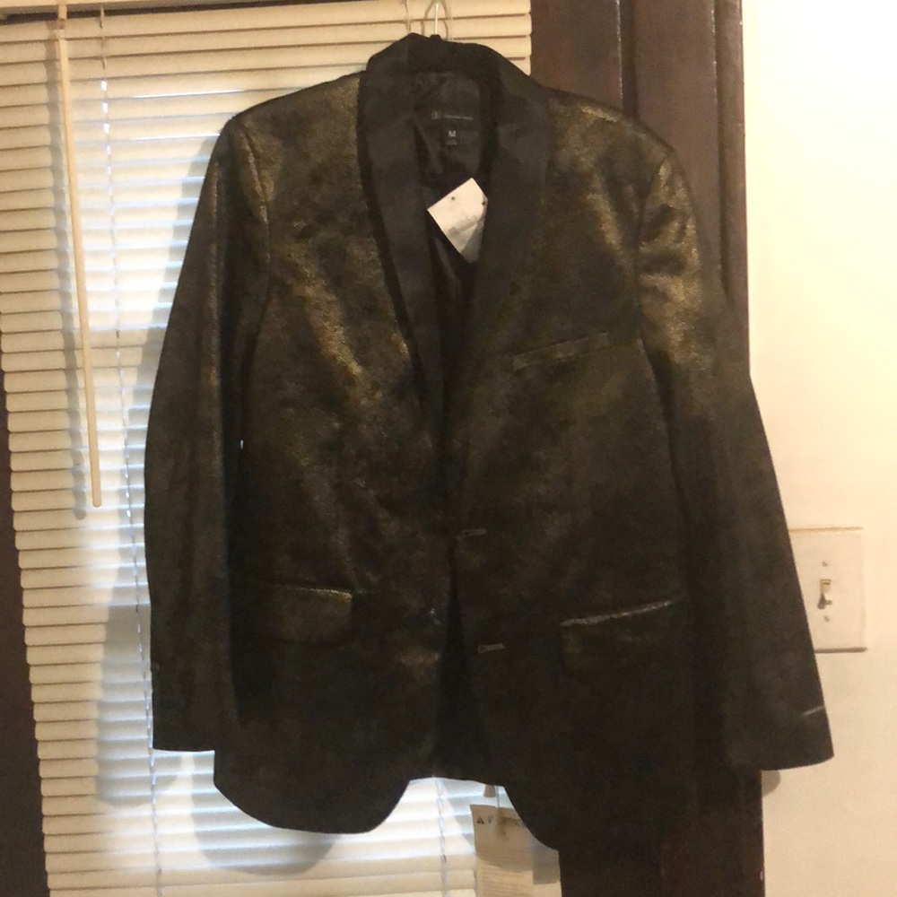 Brand NEW Men’s medium gold and black Blazer.